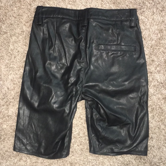Spicy leather biker shorts - Picture 2 of 2